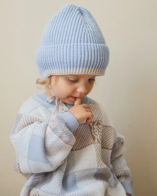 Шапка детская Loomknits на завязках (Небесный) 2