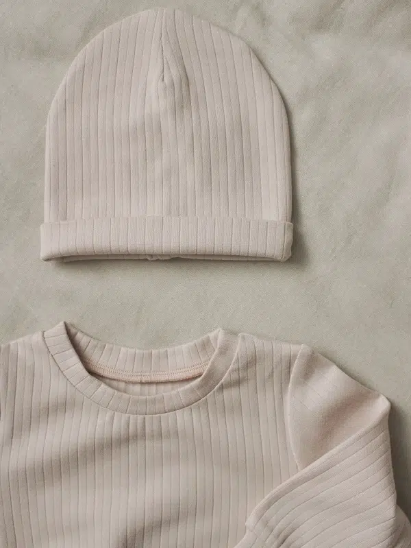 Шапка детская Loomknits Латте 1