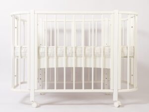 Кроватка КАРАМЕЛЬ с комплектом матрасов и маятником 12