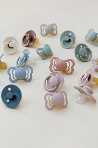 Пустышка латексная BIBS De Lux Latex Vanilla 0+ мес. 4