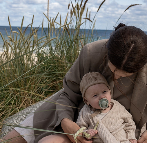 Пустышка латексная BIBS De Lux Latex Olive 0+ мес. 4