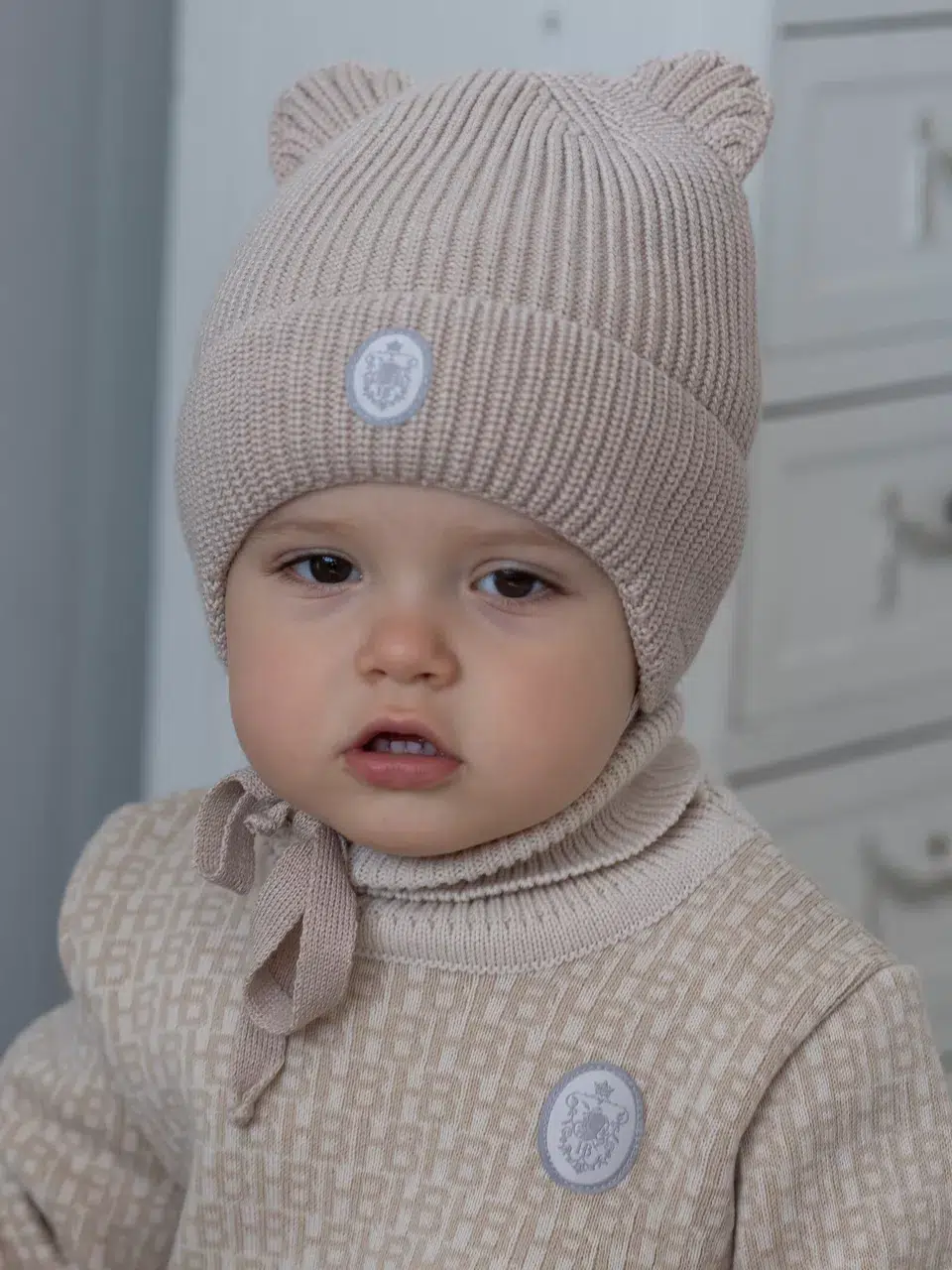 Шапка зимняя Наследник Выжанова бежевый с ушками 5