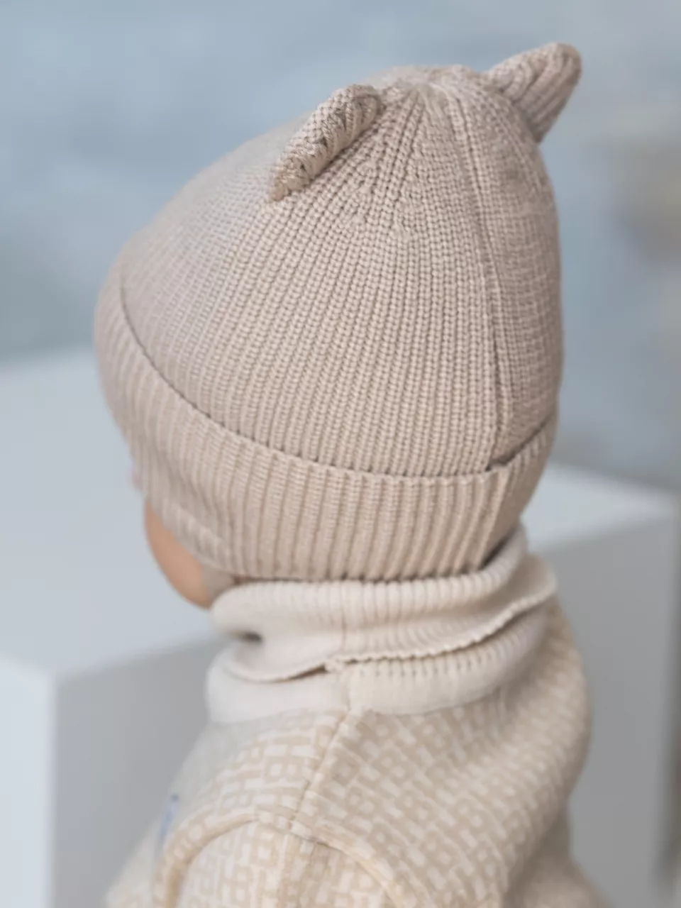 Шапка зимняя Наследник Выжанова бежевый с ушками 3