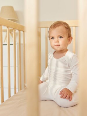 Кроватка детская Happy Baby MIRRA LIGHT c матрасом и простынёй 31