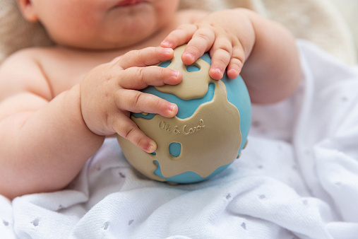 Прорезыватель Oli&Carol EARTHY THE WORLD BALL 3