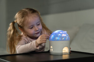 Ночник-проектор Снежный домик Roxy Kids 138