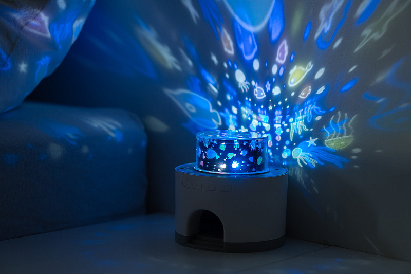 Ночник-проектор Снежный домик Roxy Kids 52