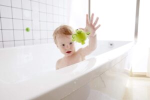 Игрушка для купания Hape "Набор для рыбалки" 7