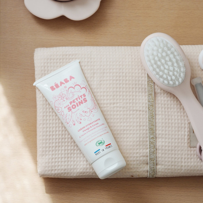 Органический крем для лица и тела со сладким миндальным маслом, 100мл./CREME HYDRATANTE BIO 100ML RU 2