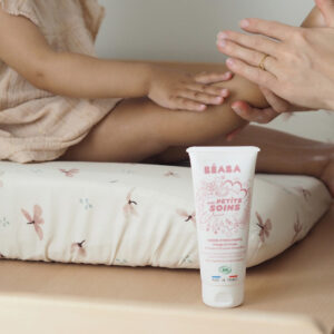 Органический крем для лица и тела со сладким миндальным маслом, 100мл./CREME HYDRATANTE BIO 100ML RU 11