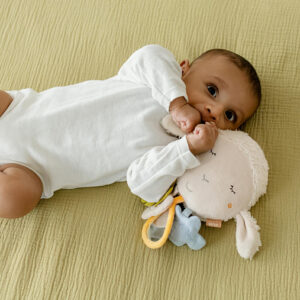 Развивающая игрушка-подвеска FEHN Овечка NATUR 9