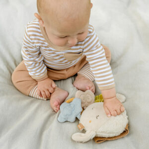 Развивающая игрушка-подвеска FEHN Овечка NATUR 10