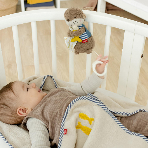 Музыкальная игрушка-подвеска FEHN Выдра Тео 2