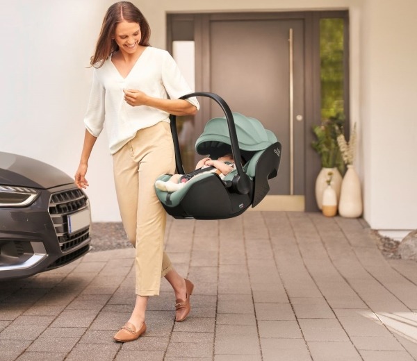 Автокресло группы 0+ Britax Roemer BABY-SAFE PRO LUX 17