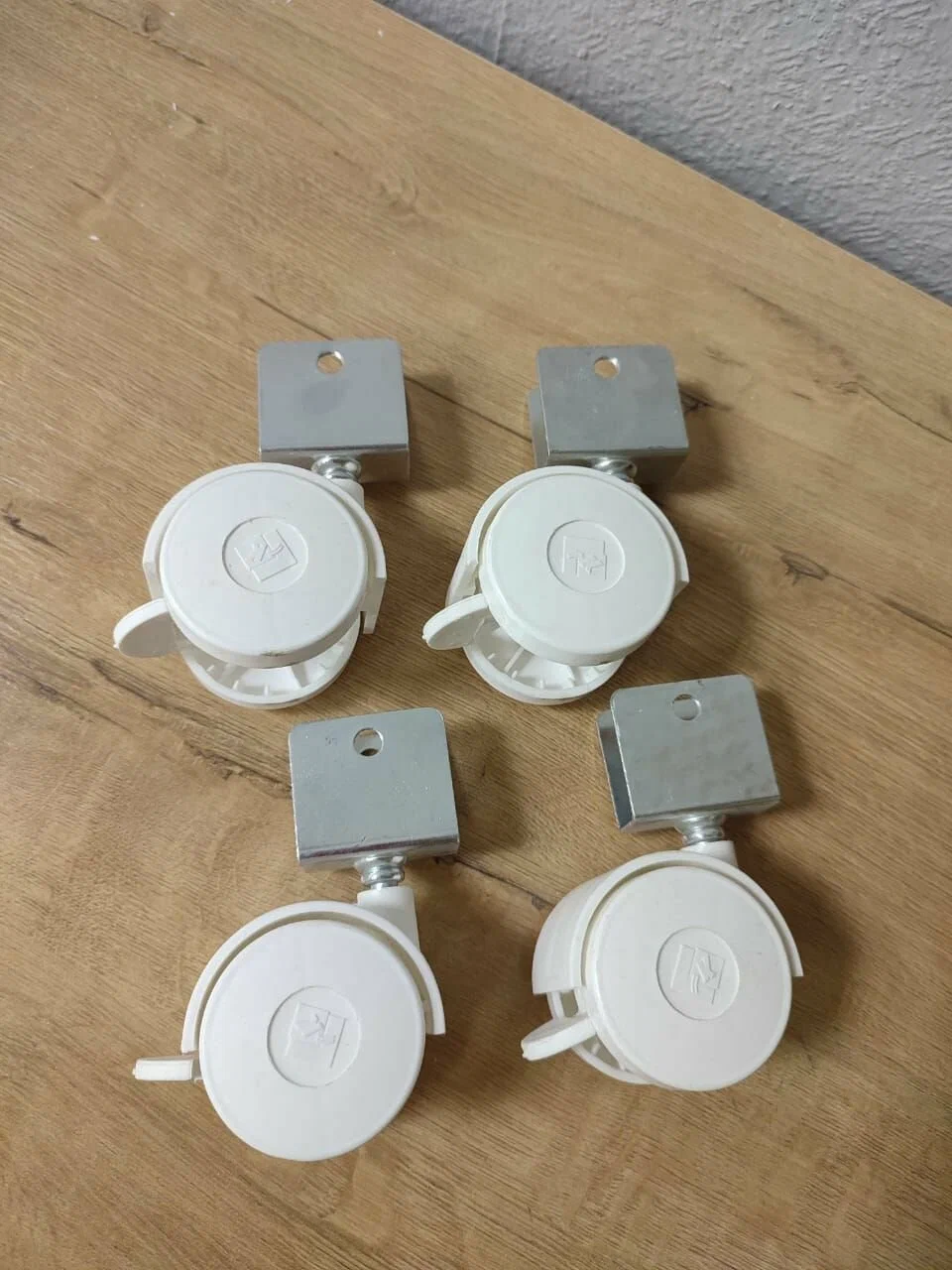 Колеса для маятника кровати Азур Карамель 4