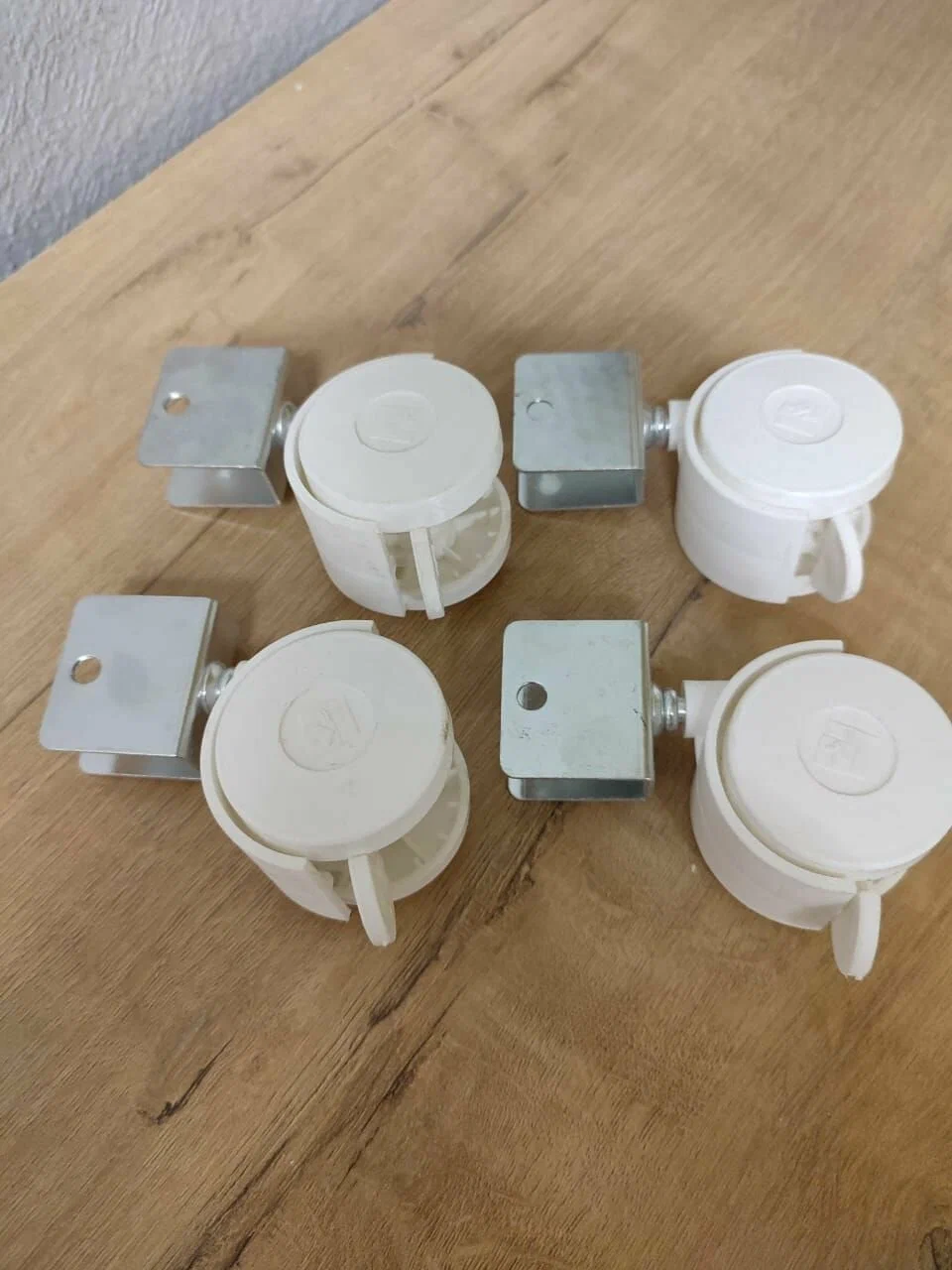 Колеса для маятника кровати Азур Карамель 3