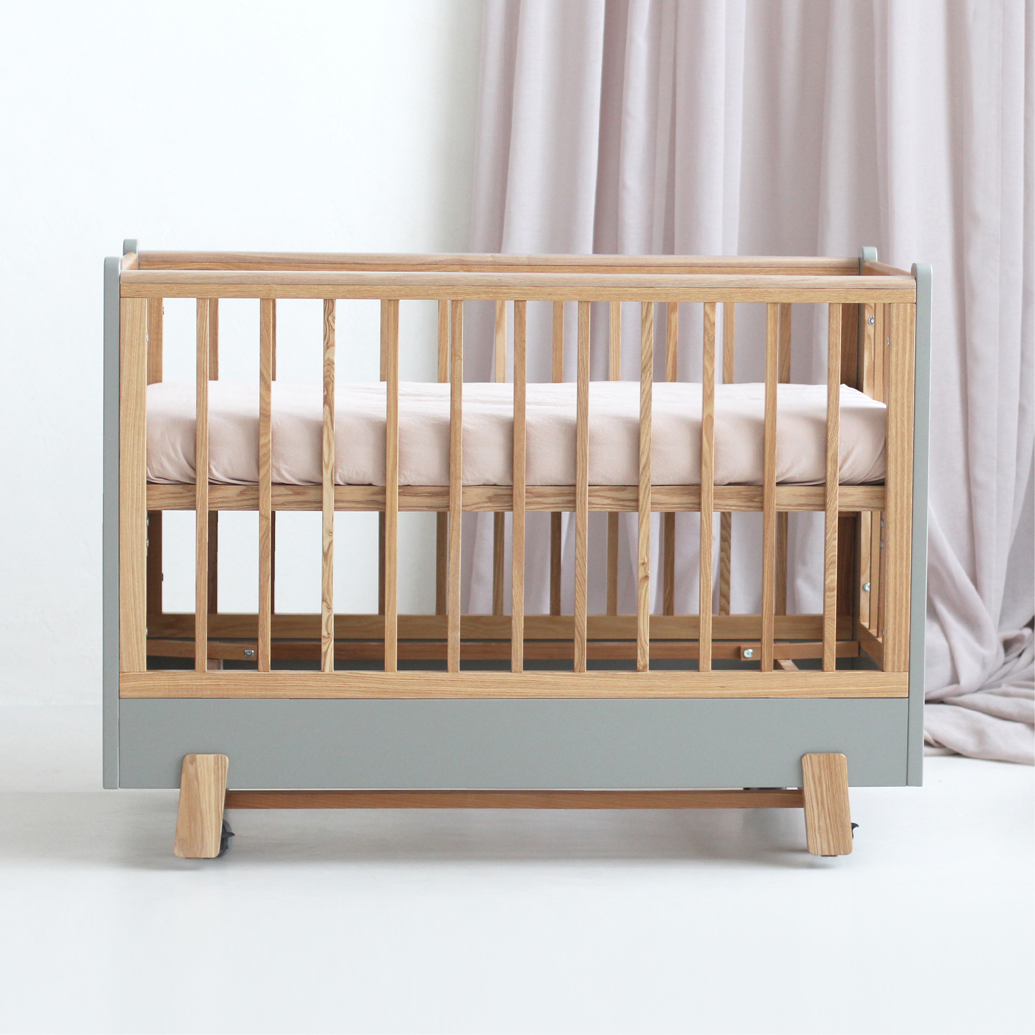 Детская кроватка "Фабрика Облаков" Onlybaby Scandi серая 1