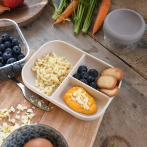 Тарелка силиконовая трехсекционная с присоской Beaba DIVIDED SILICONE PLATE 4 тарелочка